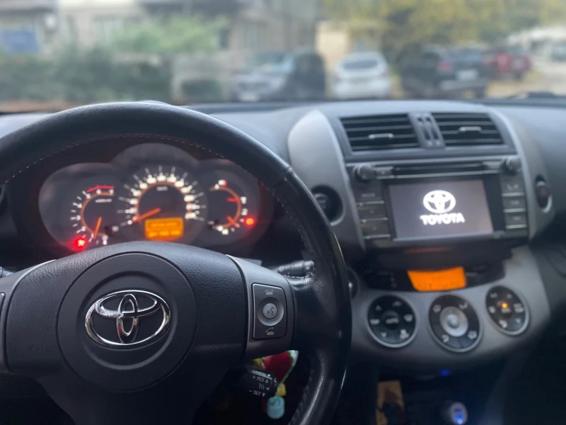 Toyota Rav4, снимка 8 - Автомобили и джипове - 52477566