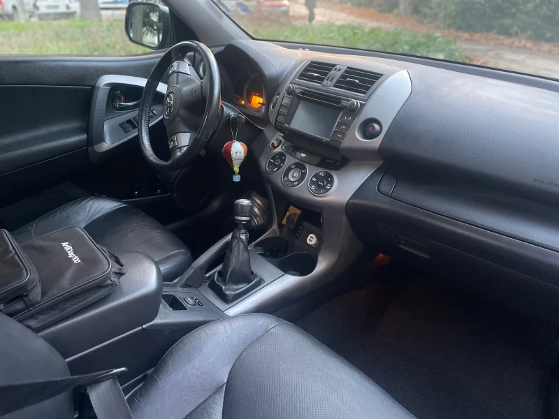 Toyota Rav4, снимка 4 - Автомобили и джипове - 52477566