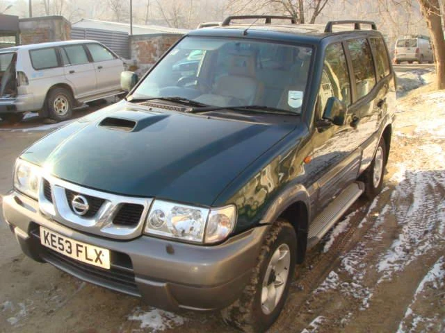 Nissan Terrano 3.0, снимка 1 - Автомобили и джипове - 46834128