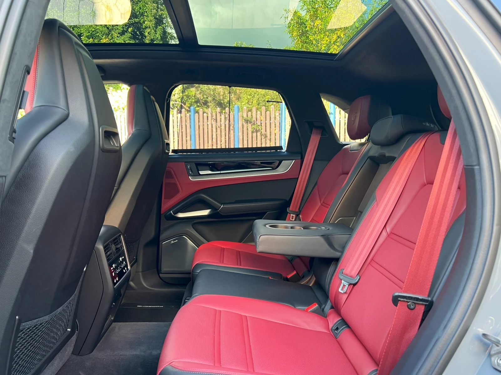 Porsche Cayenne TURBO E-HYBRID/CERAMIC/CARBON DESIGN/BURM/HUD/PANO | Mobile.bg   14