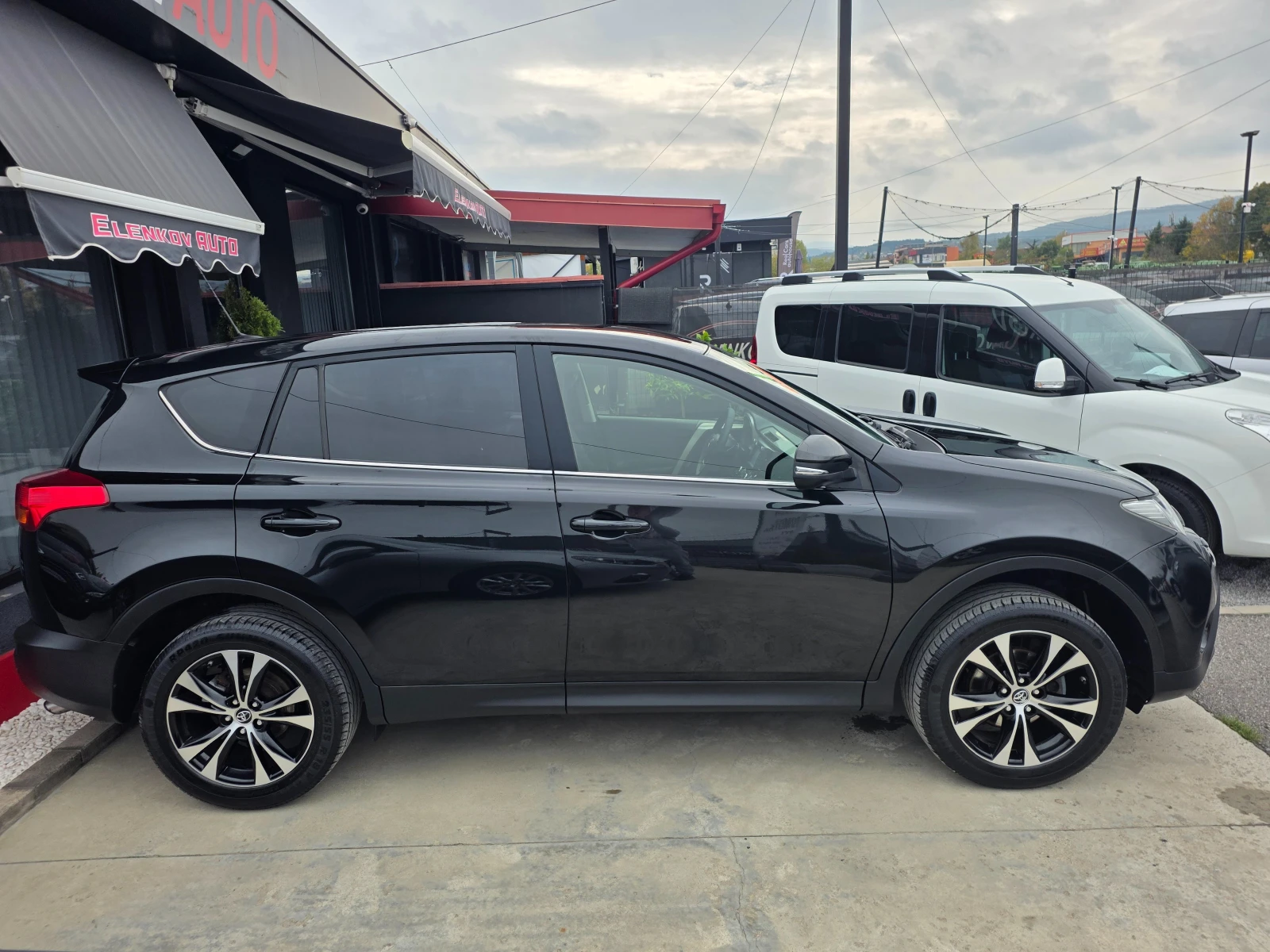 Toyota Rav4 2.0I-151к.с EURO 5b 4Х4-АВТОМАТИК-ШВЕЙЦАРИЯ - изображение 5