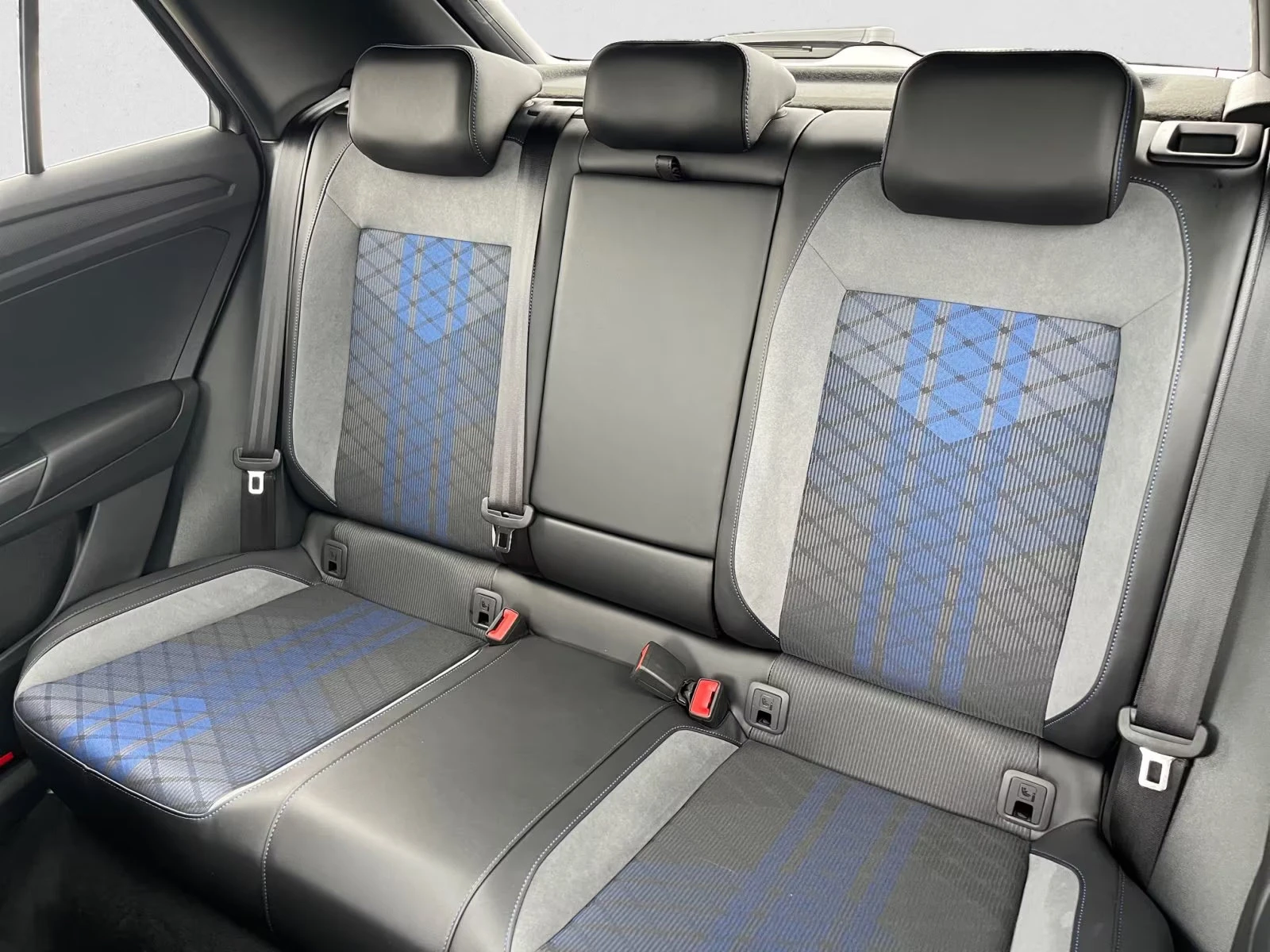 VW T-Roc R/4MOTION/300HP/DSG/PANO/IQ.LIGHT/CAM/ACC/957f | Mobile.bg � ����������� 13