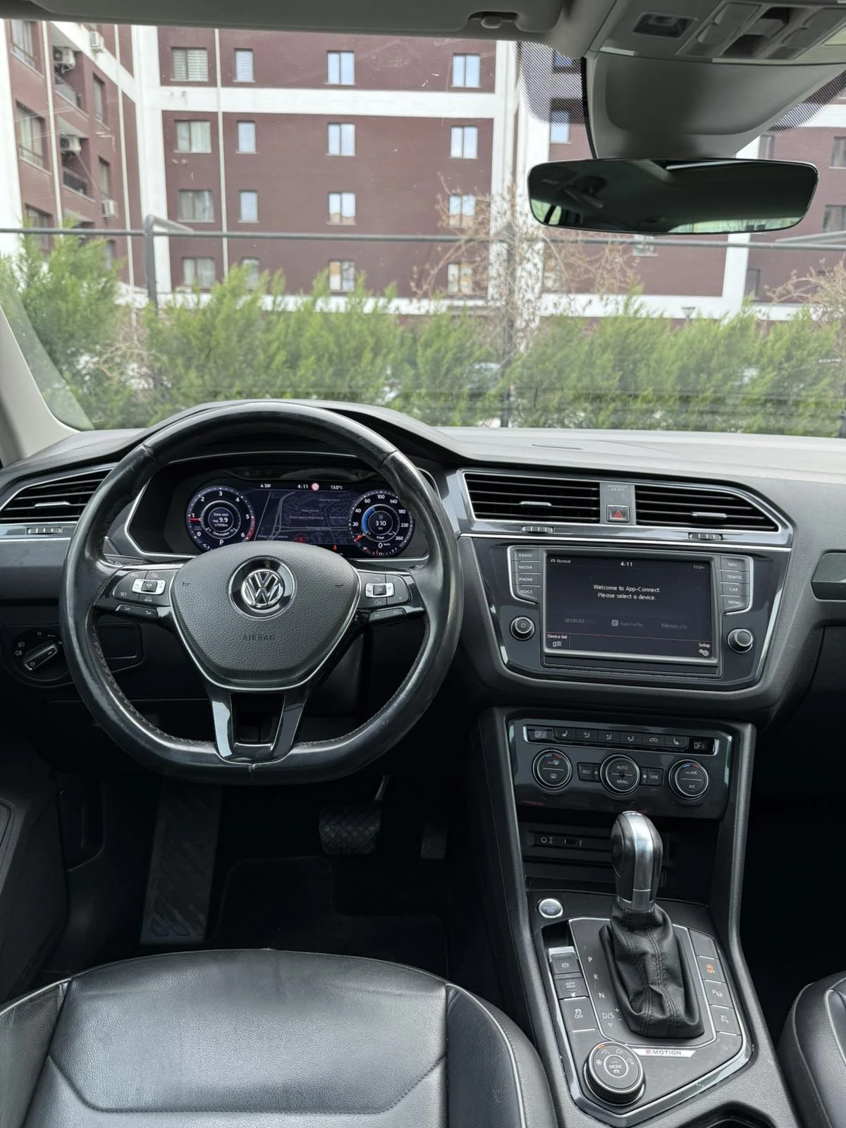 VW Tiguan 2.0 TDI 4Motion, снимка 12 - Автомобили и джипове - 53946699