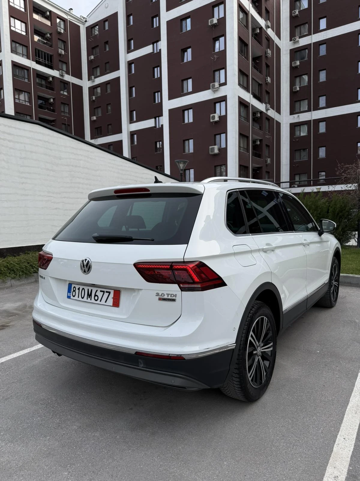 VW Tiguan 2.0 TDI 4Motion, снимка 5 - Автомобили и джипове - 53946699