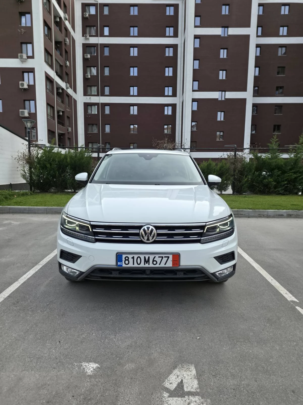 VW Tiguan 2.0 TDI 4Motion, снимка 2 - Автомобили и джипове - 53946699