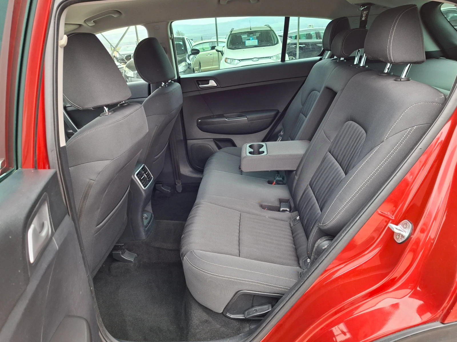 Kia Sportage 1, 6 i GDI, снимка 12 - Автомобили и джипове - 53953607