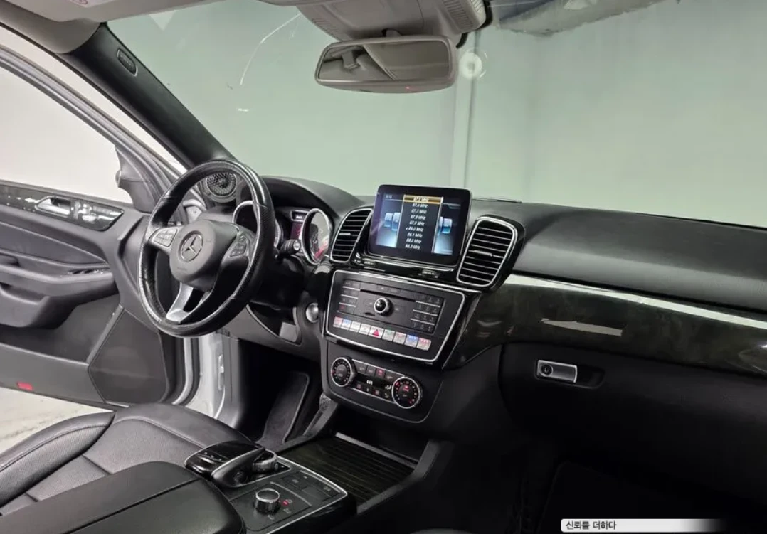 Mercedes-Benz GLE 350 AMG PKG | 4MATIC, снимка 7 - Автомобили и джипове - 55135403