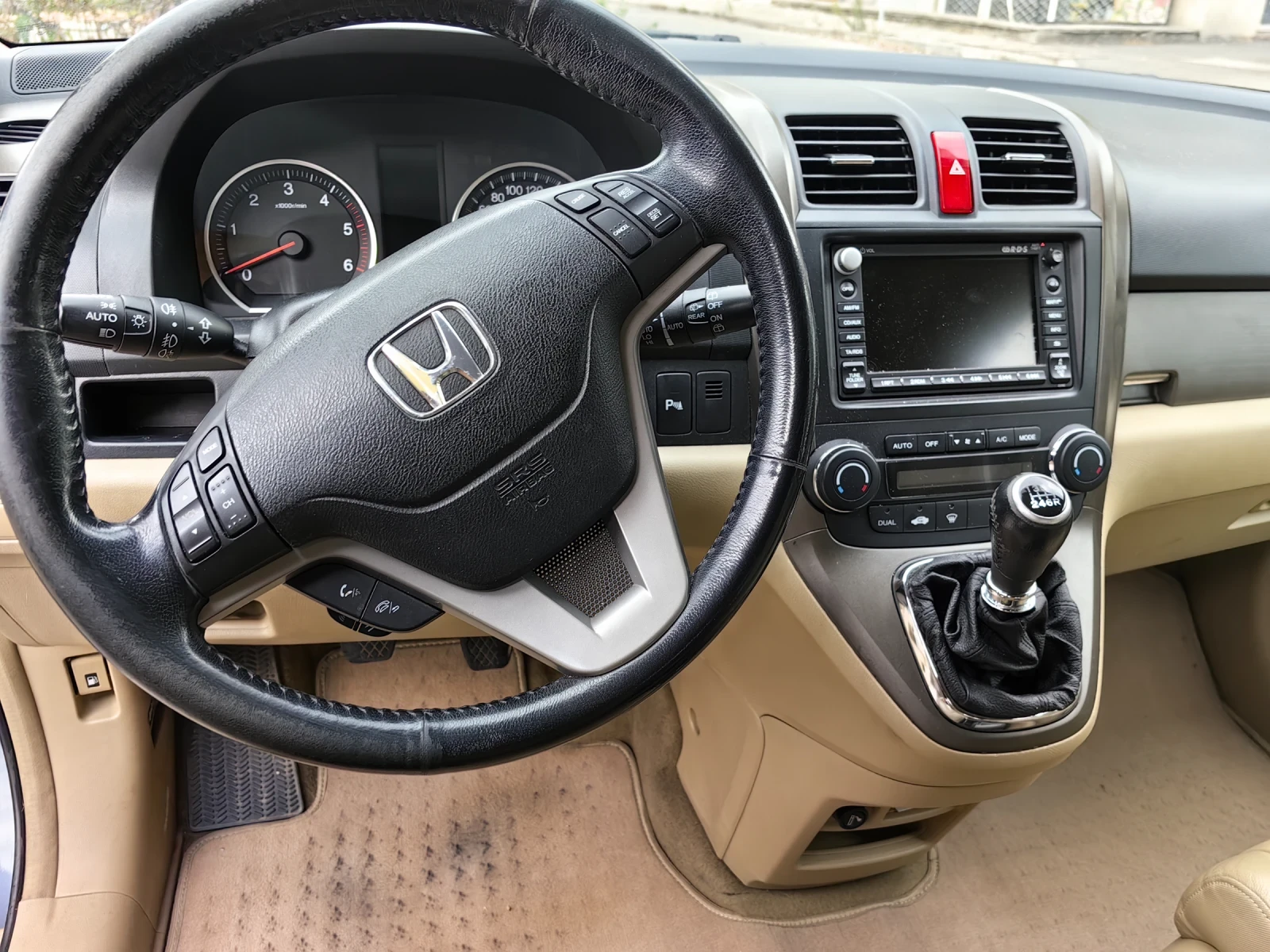 Honda Cr-v 2.2 CTDI, снимка 9 - Автомобили и джипове - 56047584