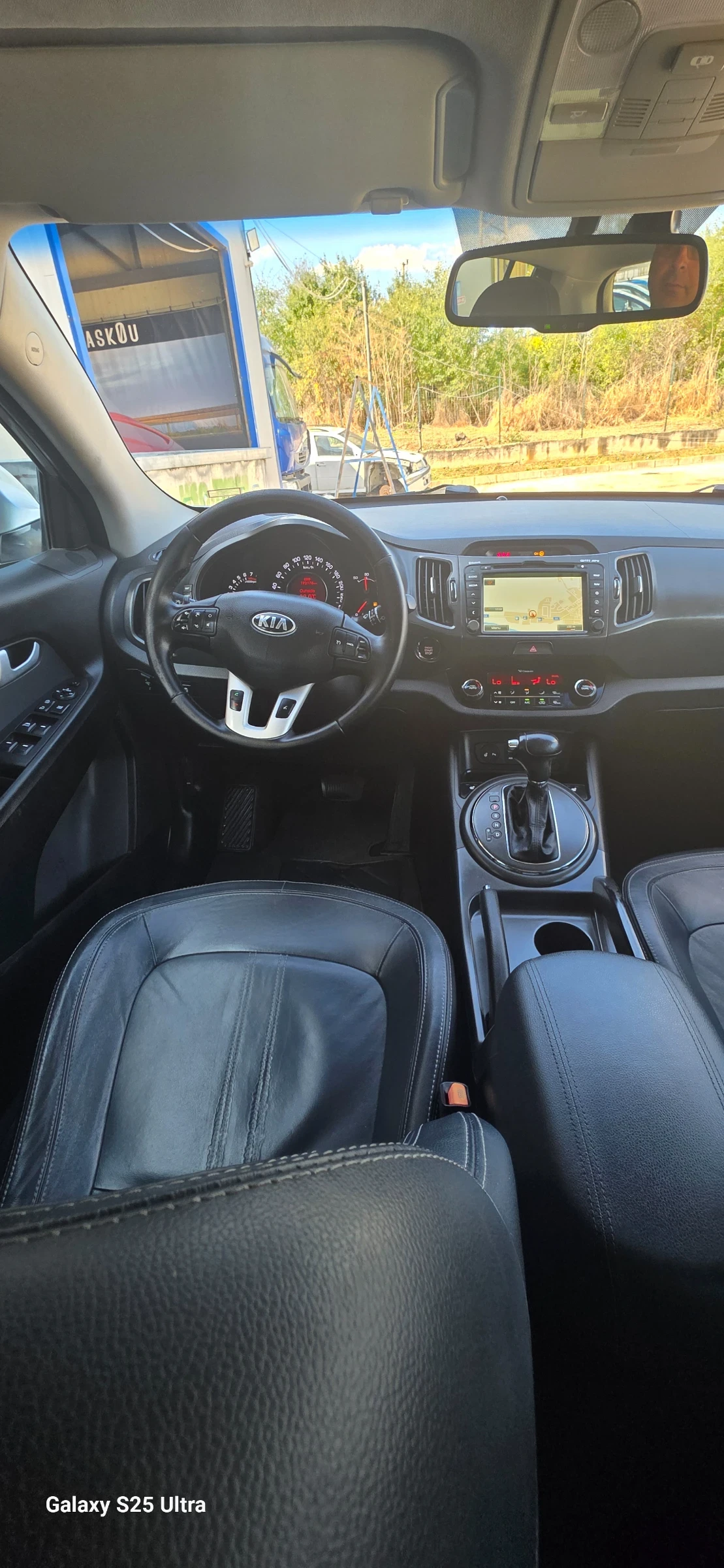 Kia Sportage 2.0i , 163к.с. 4х4, Автомат, Нави, Кожа, Камера, Т, снимка 16 - Автомобили и джипове - 56054586