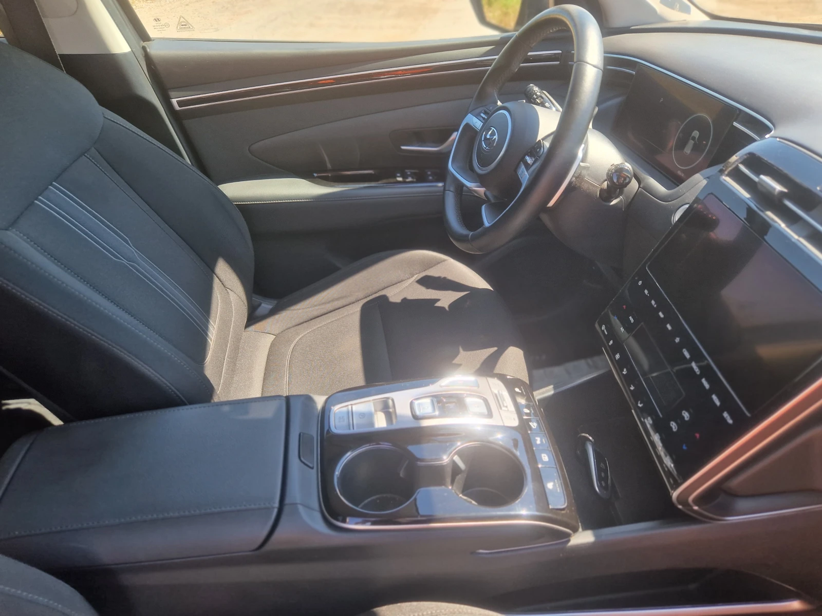 Hyundai Tucson 1.6 T GDI Exclusive, снимка 9 - Автомобили и джипове - 56172604