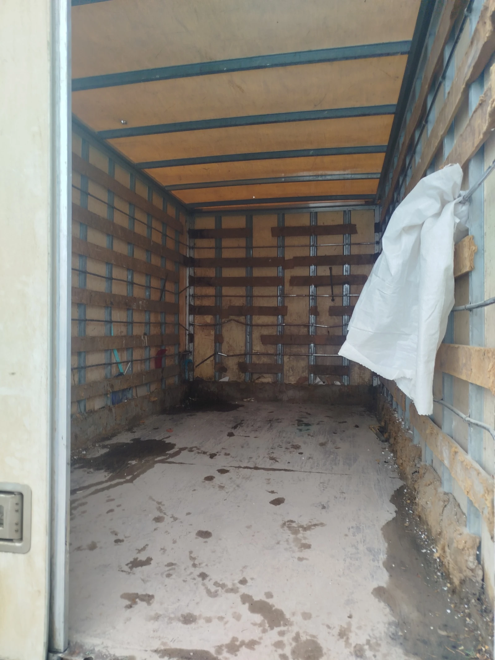 Nissan Capstar   | Mobile.bg   11