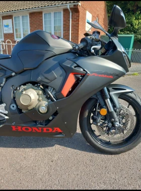 Honda Cbr 1000 RR SC77, снимка 2