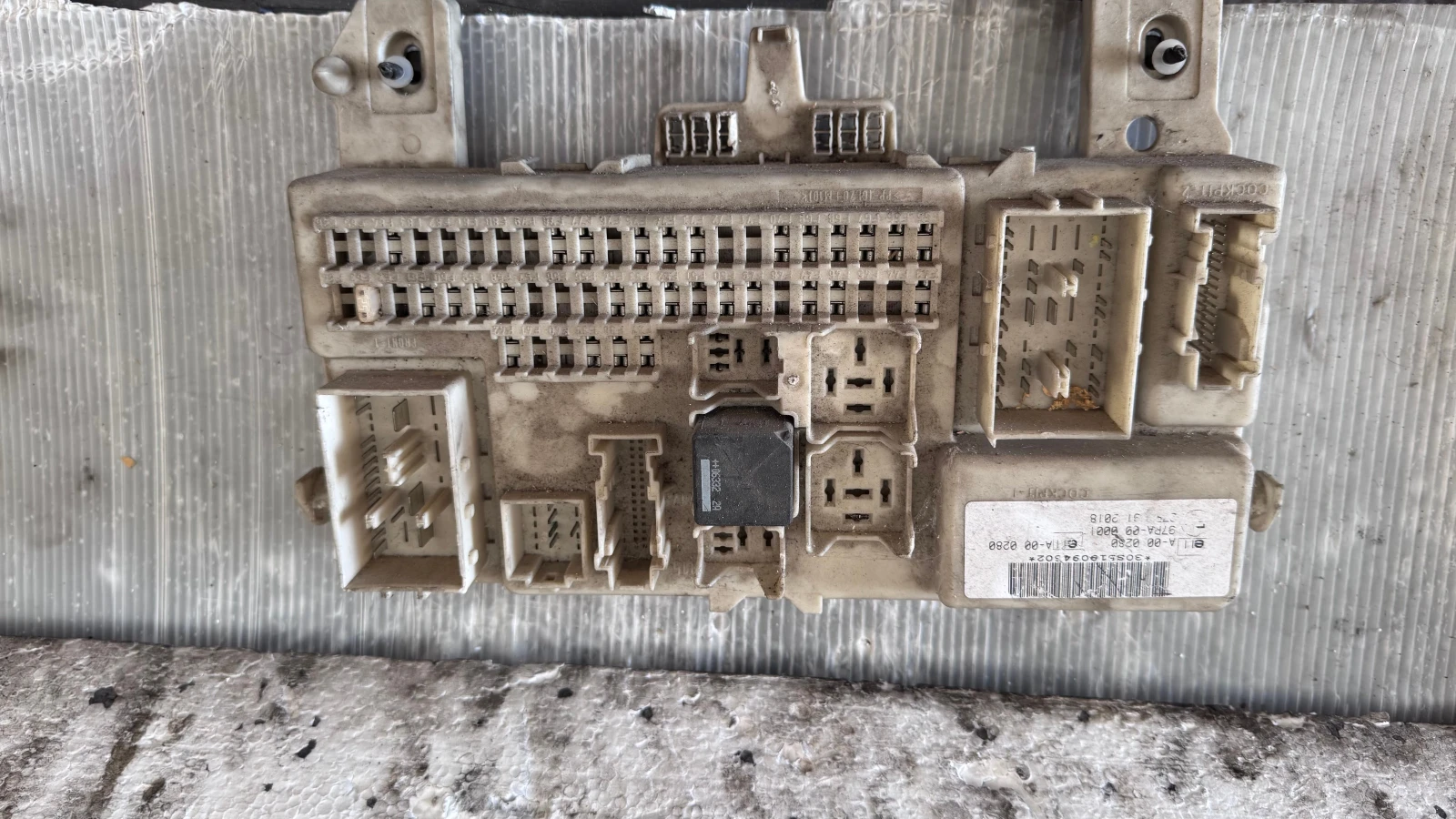 ��������� ����� (������� ����� BSI / BSM ) �� Ford Focus - 6M5T14014 | Mobile.bg � ����������� 1