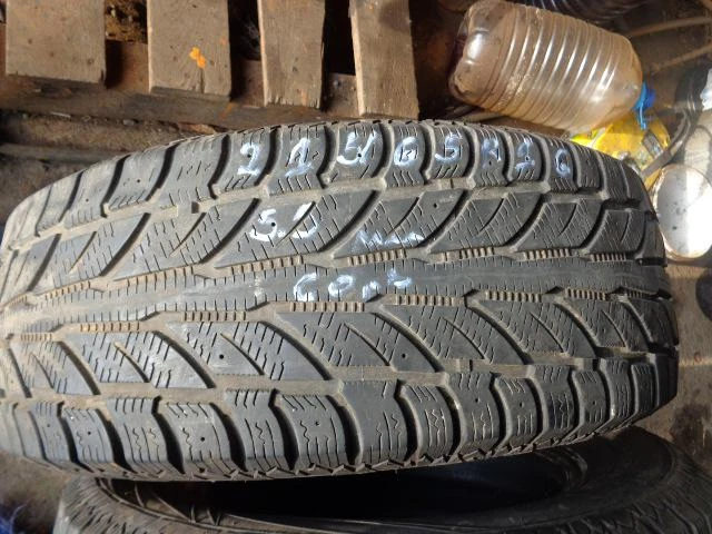 Гуми Зимни 215/65R16, снимка 6 - Гуми и джанти - 20226118