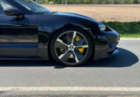Porsche Taycan Turbo S Sport Chrono PCCB, снимка 3