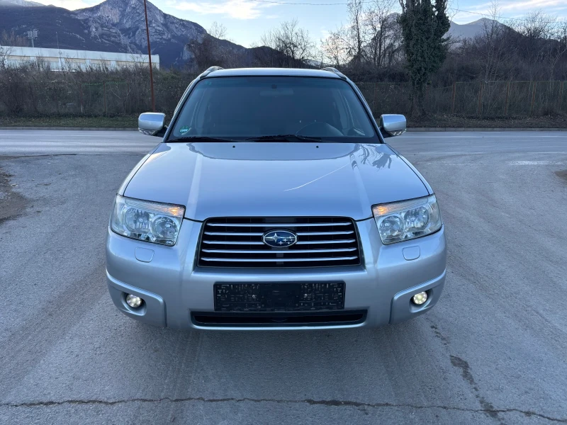 Subaru Forester 2.0 БЕНЗИН АВТОМАТ КЛМА, снимка 2 - Автомобили и джипове - 48370014