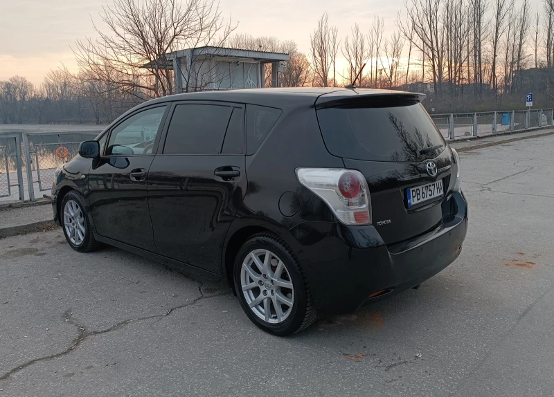 Toyota Verso 1.8 benzin/Automatic/panorama/navi/ Full Extri , снимка 4 - Автомобили и джипове - 49475416