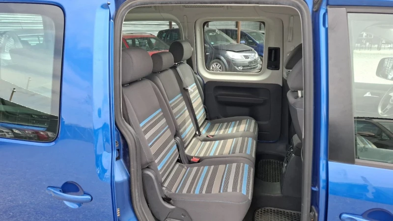 VW Caddy MAXI 1.6TDI/7МЕСТЕН NOV VNOS GERMANY, снимка 14 - Автомобили и джипове - 50069873