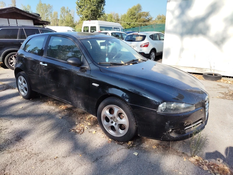 Alfa Romeo 147 1, 6i 105ps KLIMA, снимка 2 - Автомобили и джипове - 51951885