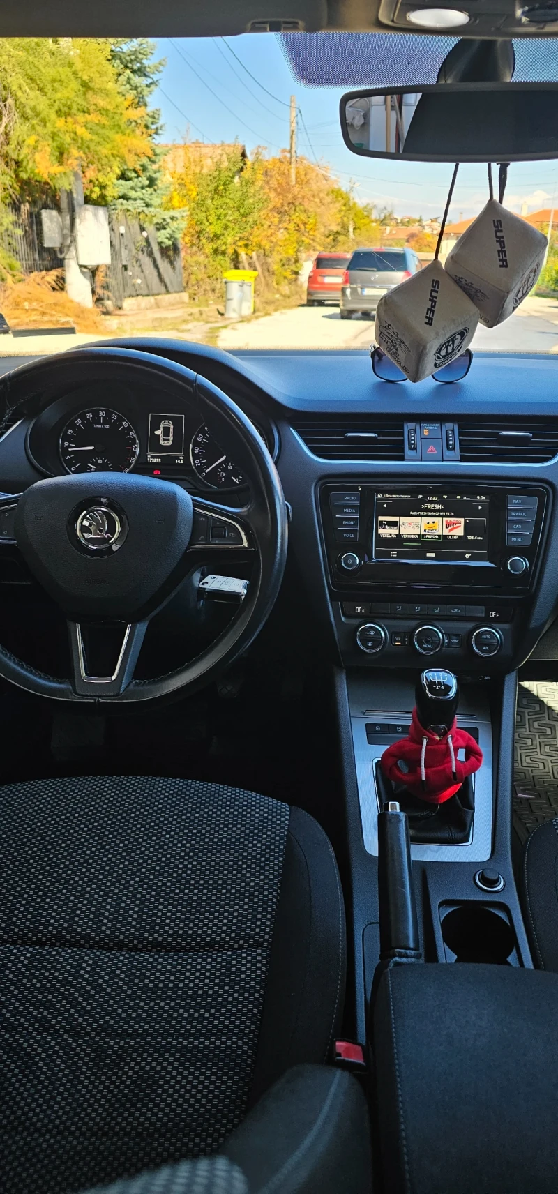 Skoda Octavia 1.6 TDI, снимка 10 - Автомобили и джипове - 52106599