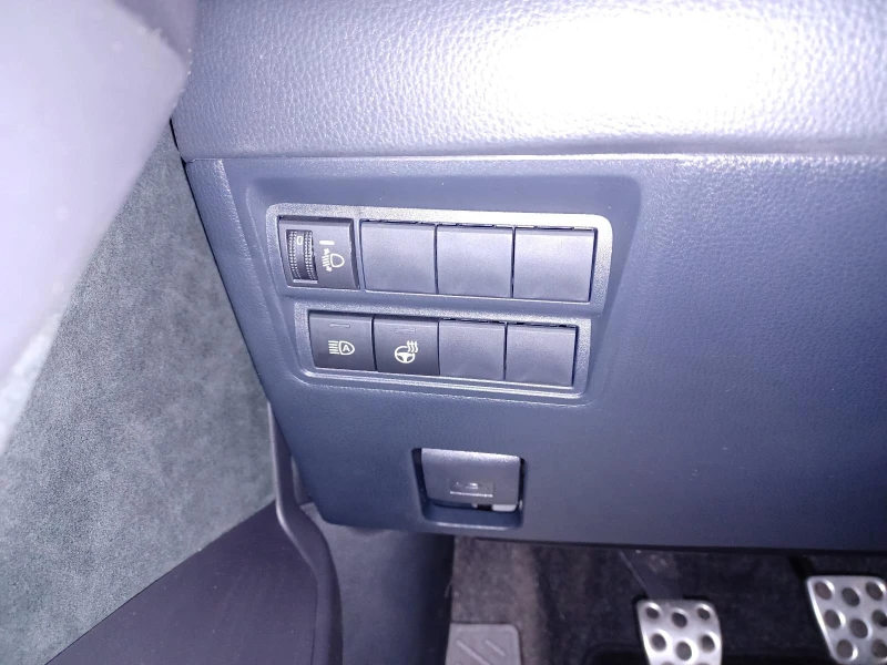 Toyota Yaris GR-FOUR PERFORMNACE PAKET CARBON CAM LED KEYLESS, снимка 12 - Автомобили и джипове - 52228344