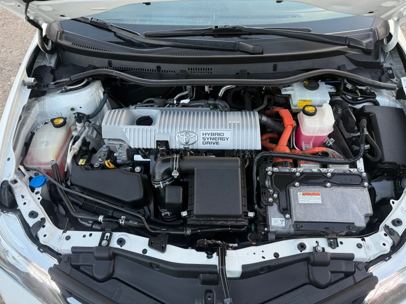 Toyota Auris 1.8 HYBRID 124000km!!!, снимка 14 - Автомобили и джипове - 52902610