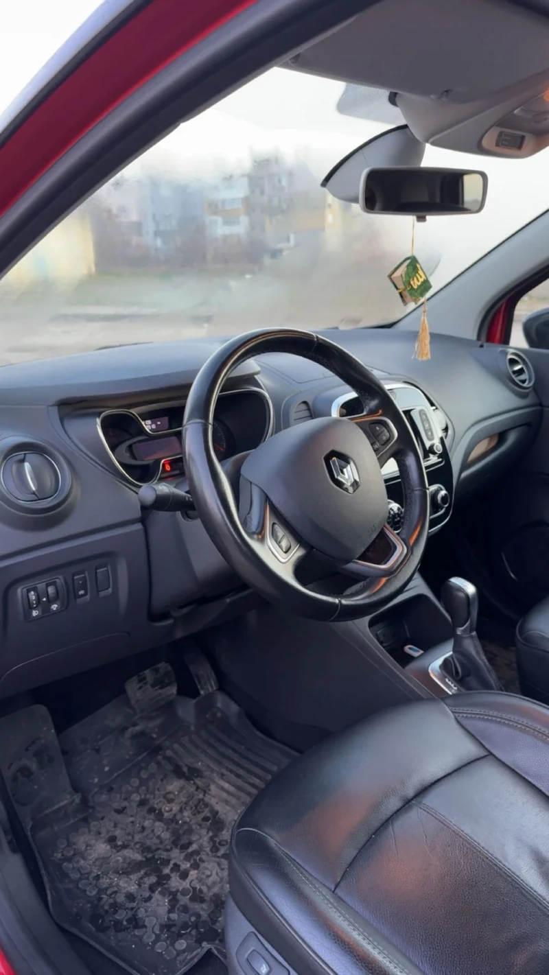 Renault Captur, снимка 4 - Автомобили и джипове - 53011013