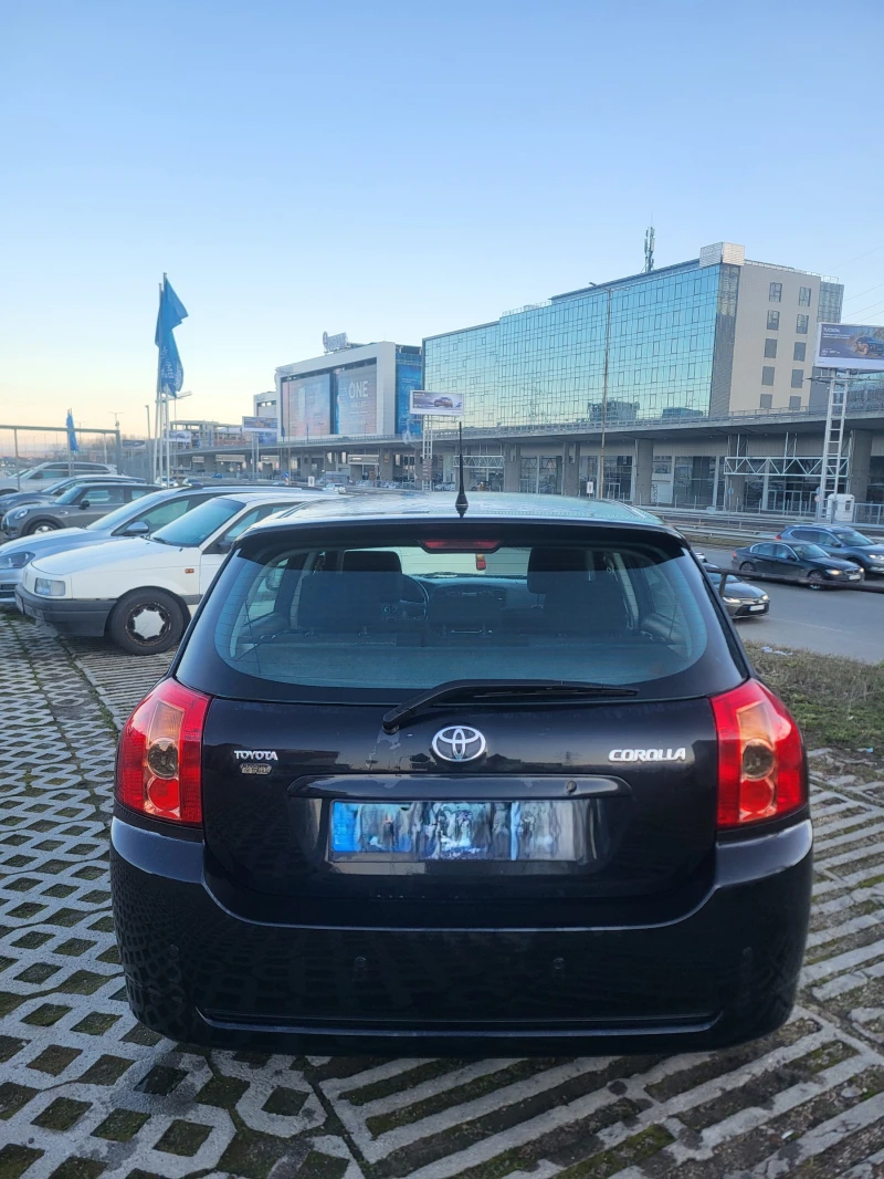 Toyota Corolla 1, 6 VVT-i, снимка 4 - Автомобили и джипове - 53134131
