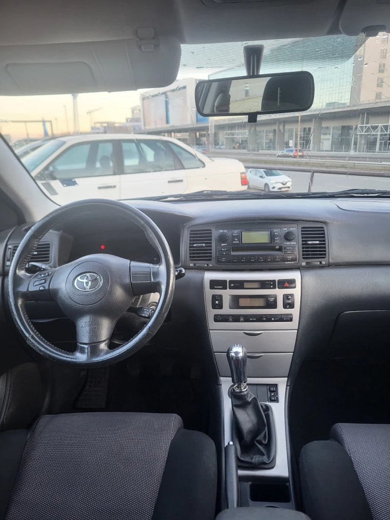 Toyota Corolla 1, 6 VVT-i, снимка 8 - Автомобили и джипове - 53134131