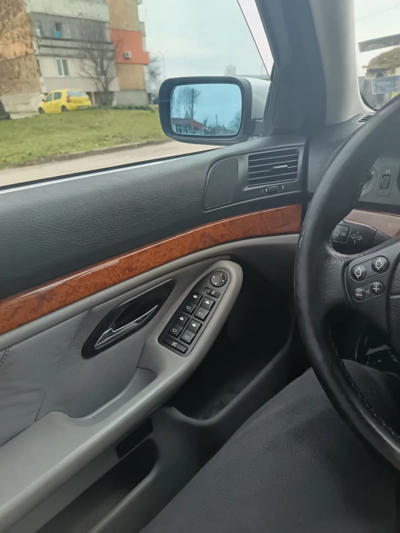 BMW 523 523i automatic, снимка 5 - Автомобили и джипове - 53572005