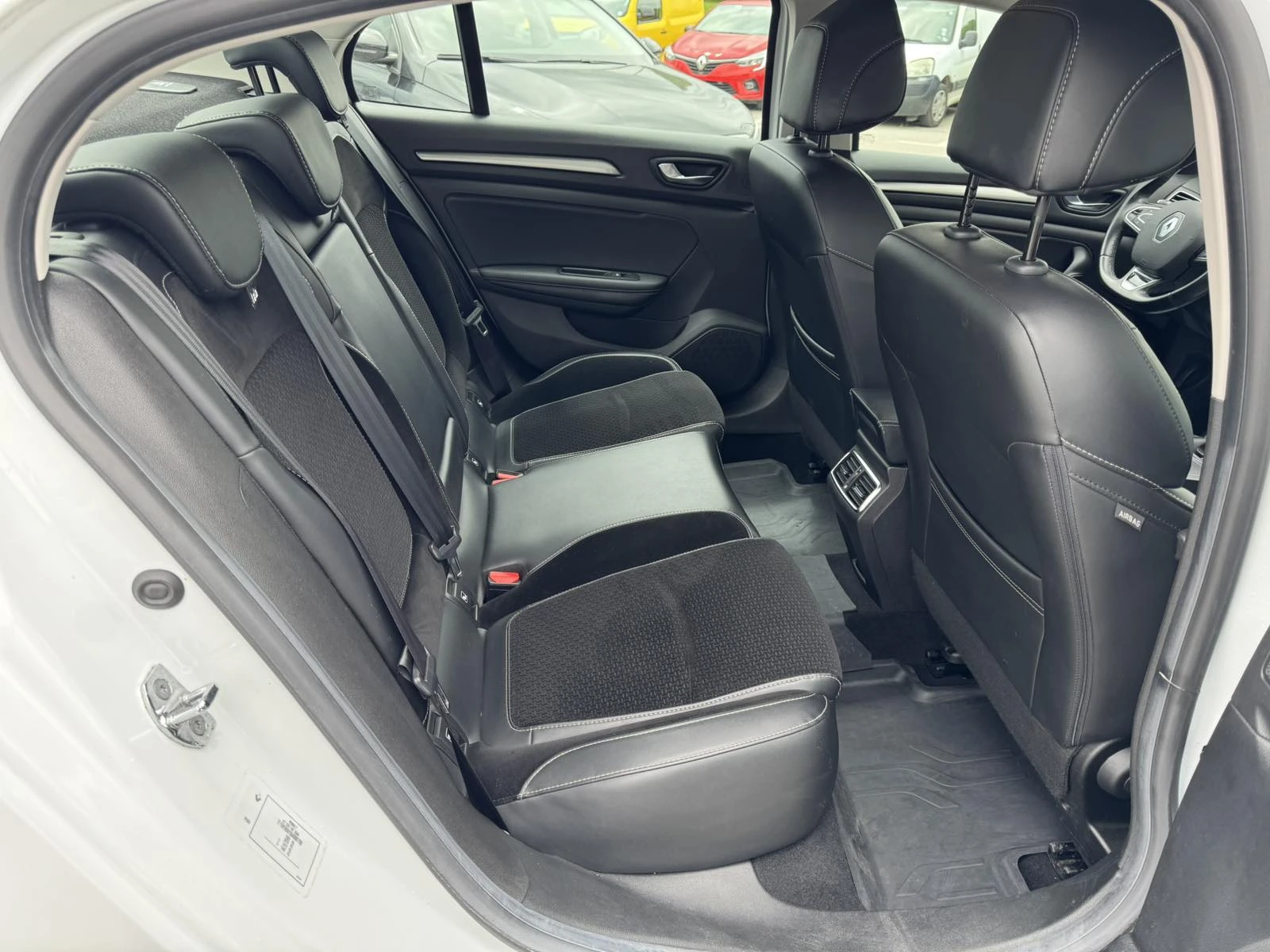 Renault Megane 1.5 DCi 115k.c. - изображение 10