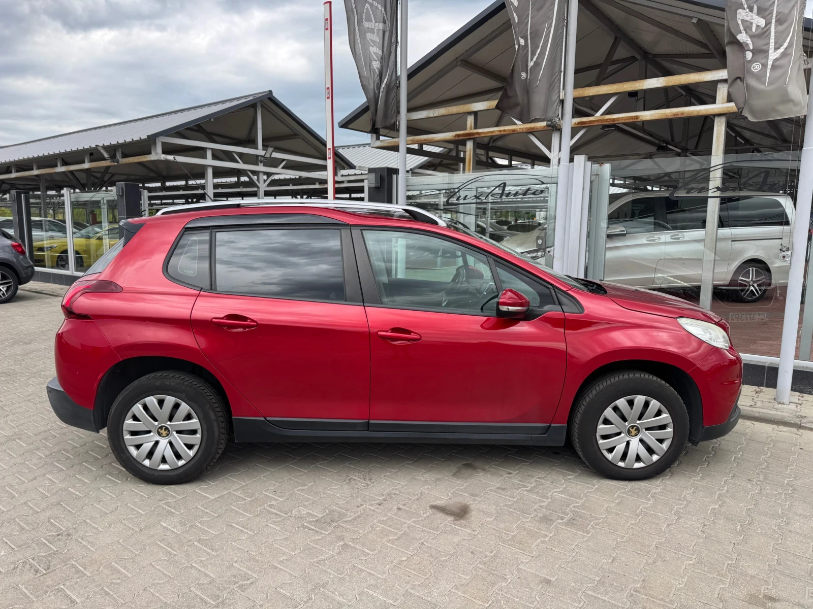 Peugeot 2008 1.2i#PANORAMA#NAVI#CAMERA#АВТОМАТ#146000КМ - изображение 6