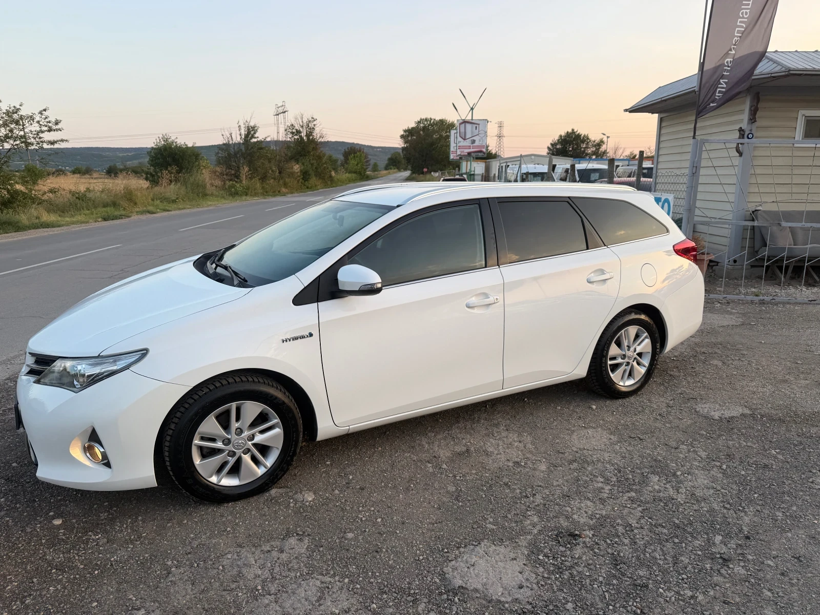 Toyota Auris 1.8 HYBRID 124000km!!! | Mobile.bg � ����������� 4