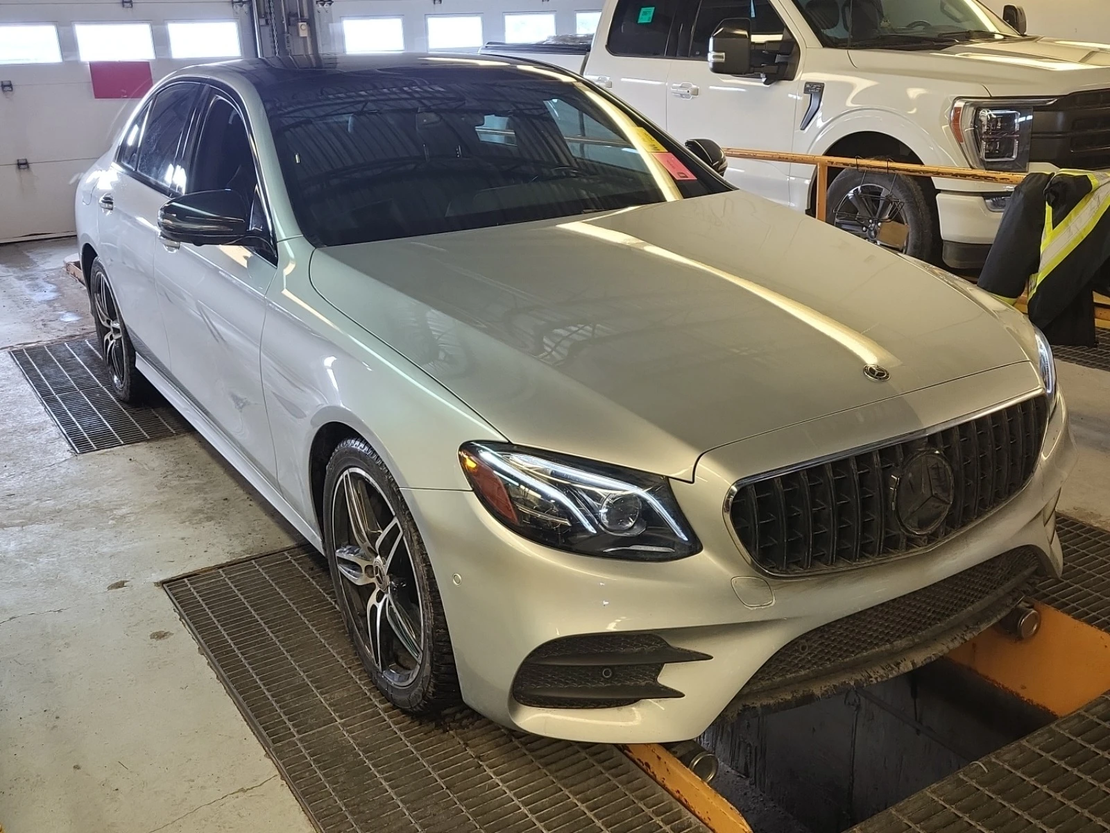 Mercedes-Benz E 450 * * CARFAX * * АВТО КРЕДИТ * *  - изображение 2