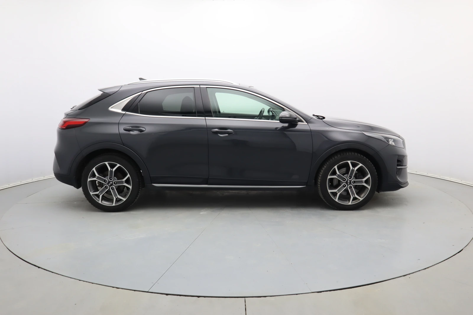 Kia XCeed 1.6T LIMITED, снимка 2 - Автомобили и джипове - 53797872