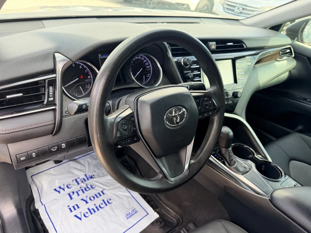 Toyota Camry LE* , снимка 11 - Автомобили и джипове - 54020567