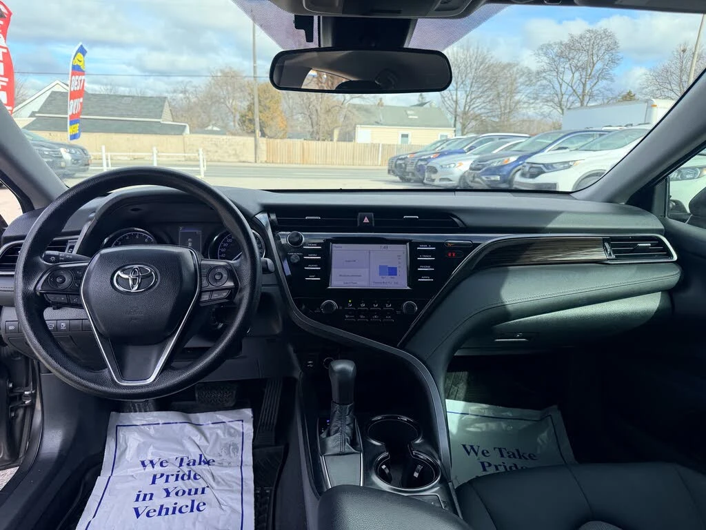 Toyota Camry LE* , снимка 16 - Автомобили и джипове - 54020567