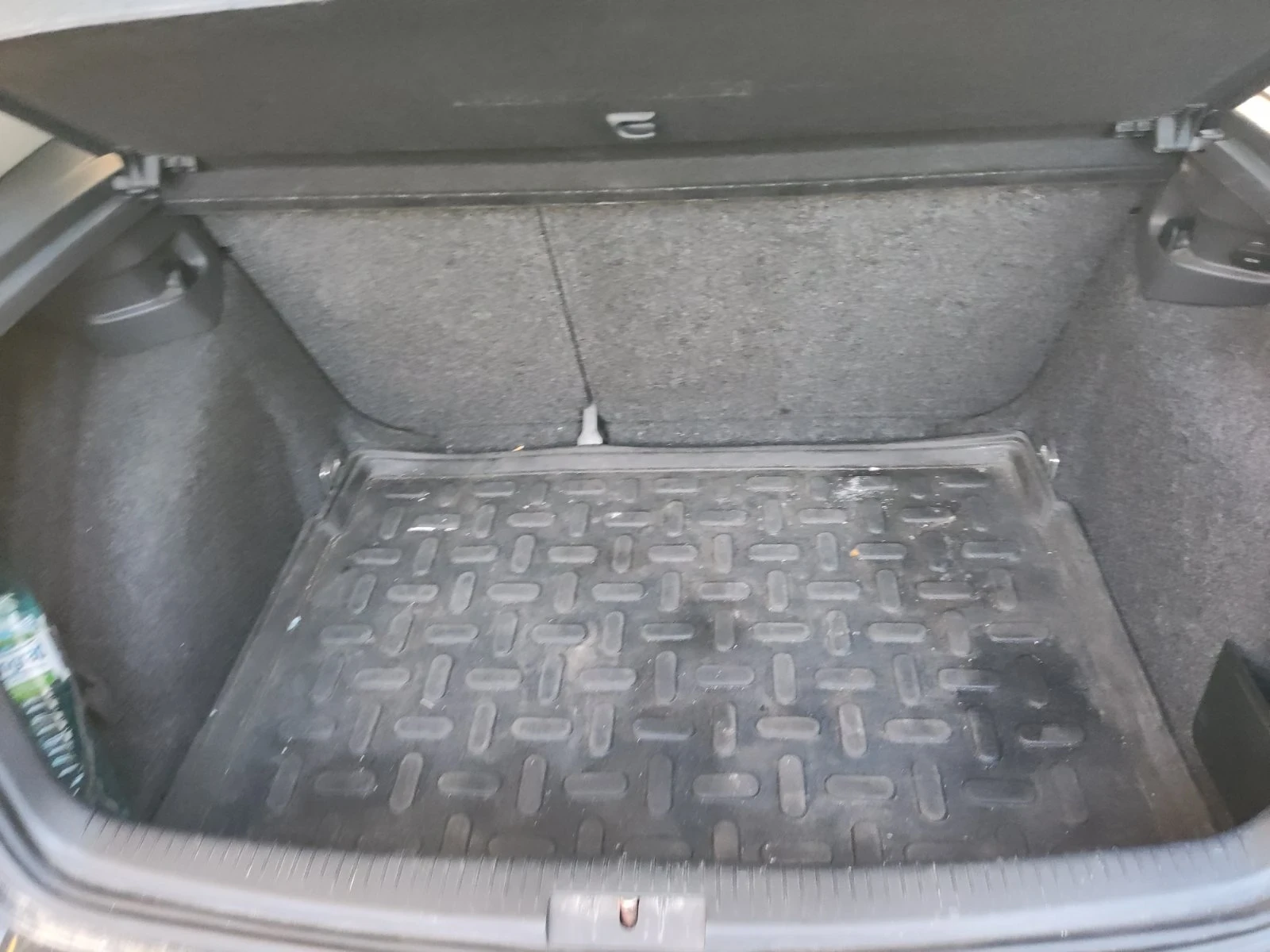 VW Golf 1.6 FSI, снимка 9 - Автомобили и джипове - 54310889