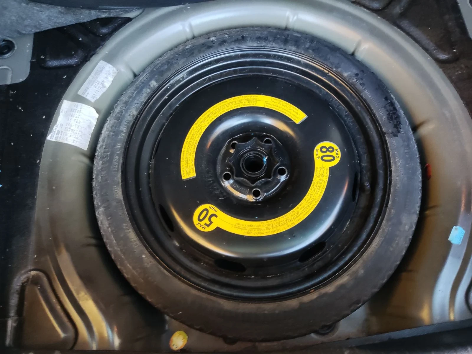 VW Golf 1.6 FSI, снимка 8 - Автомобили и джипове - 54310889