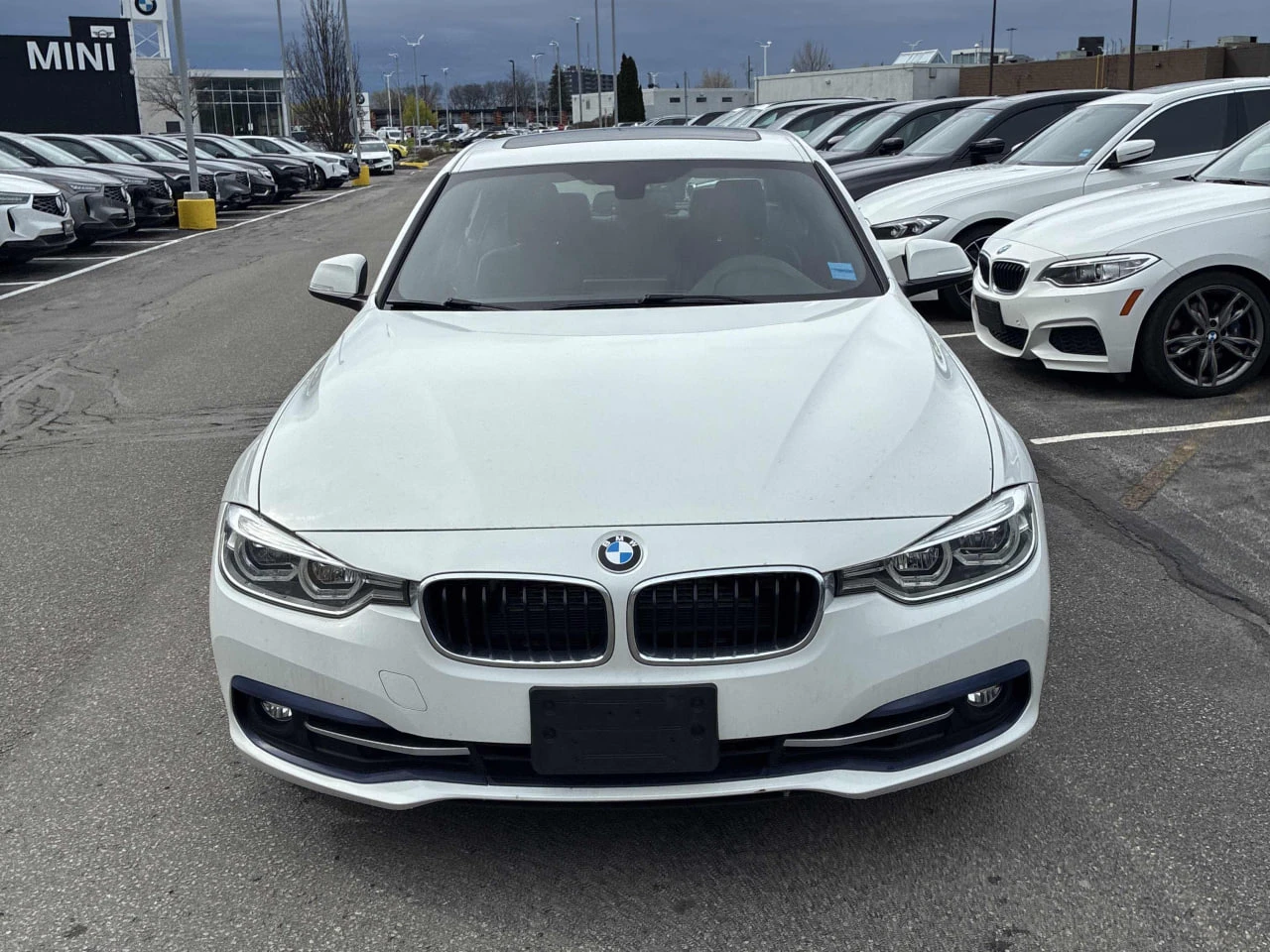BMW 330 * 330e * CARFAX * ЦЕНА ДО БГ, снимка 4 - Автомобили и джипове - 54510690