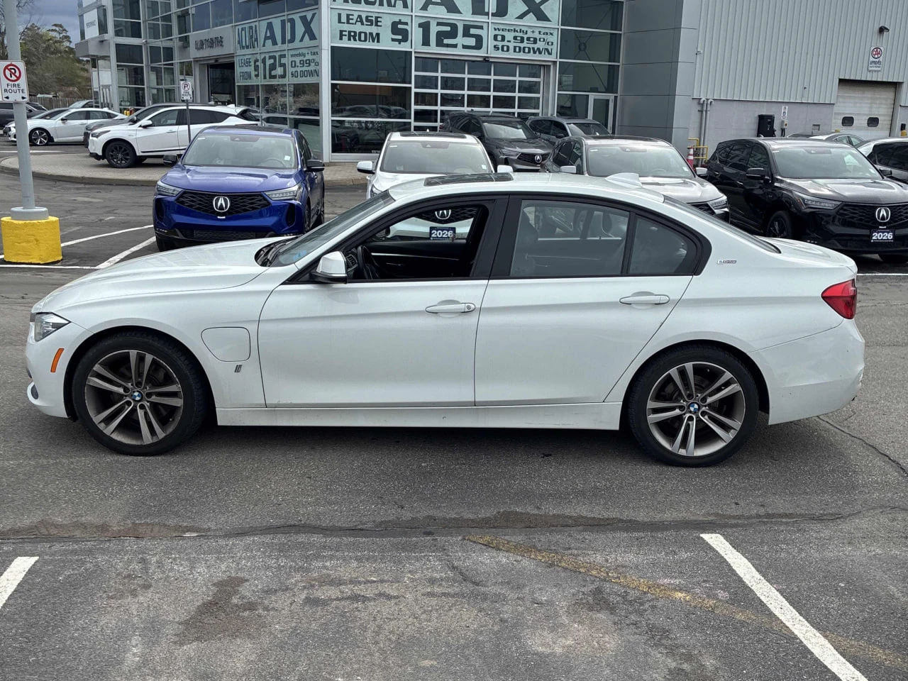 BMW 330 * 330e * CARFAX * ЦЕНА ДО БГ, снимка 2 - Автомобили и джипове - 54510690