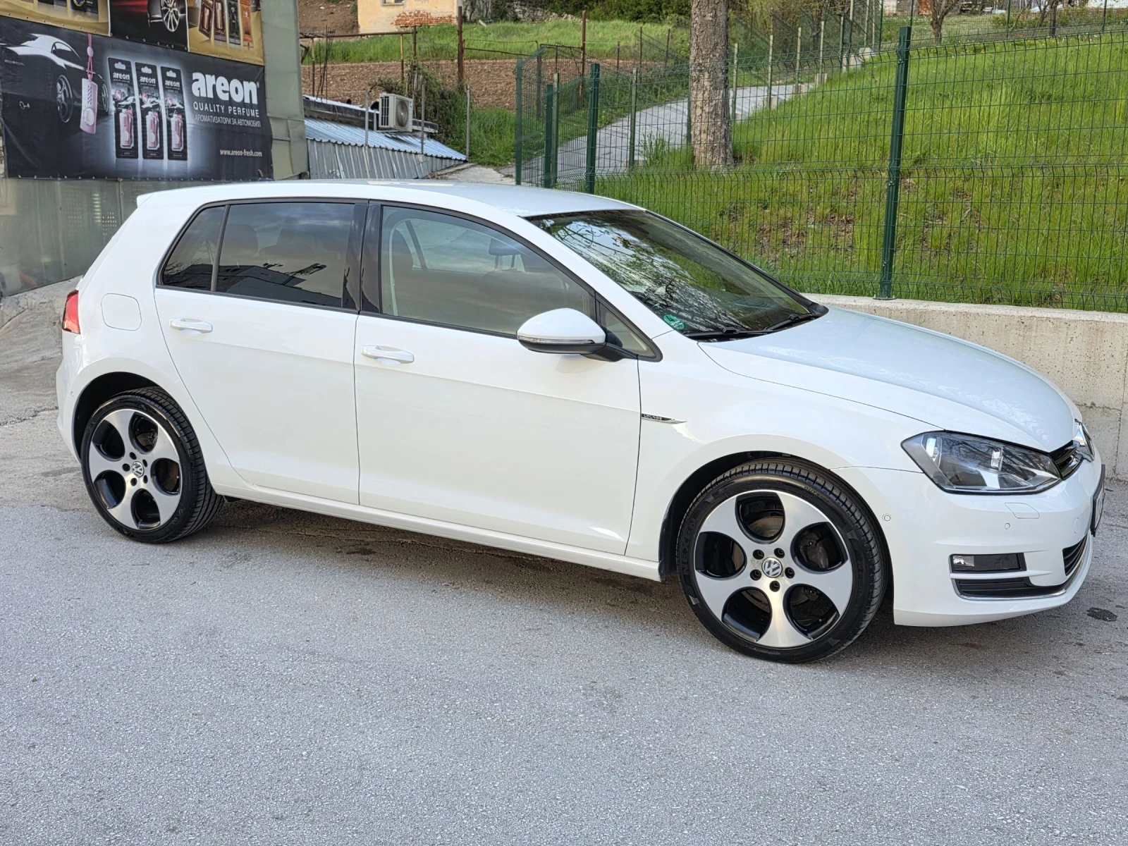 VW Golf 1.6 TDI , снимка 2 - Автомобили и джипове - 54713893