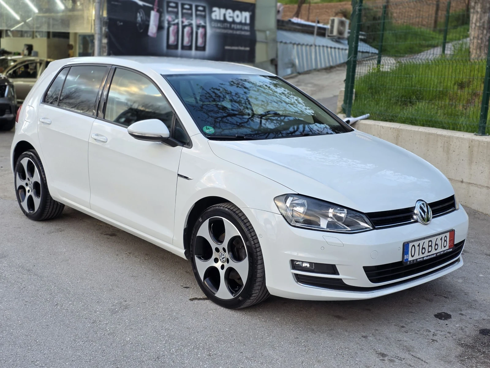 VW Golf 1.6 TDI , снимка 6 - Автомобили и джипове - 54713893