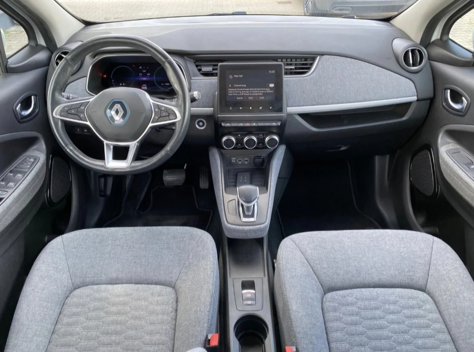 Renault Zoe R110 CCS 27000 KM КАТО НОВА СОБСВЕННА БАТЕРИЯ , снимка 2 - Автомобили и джипове - 54899273