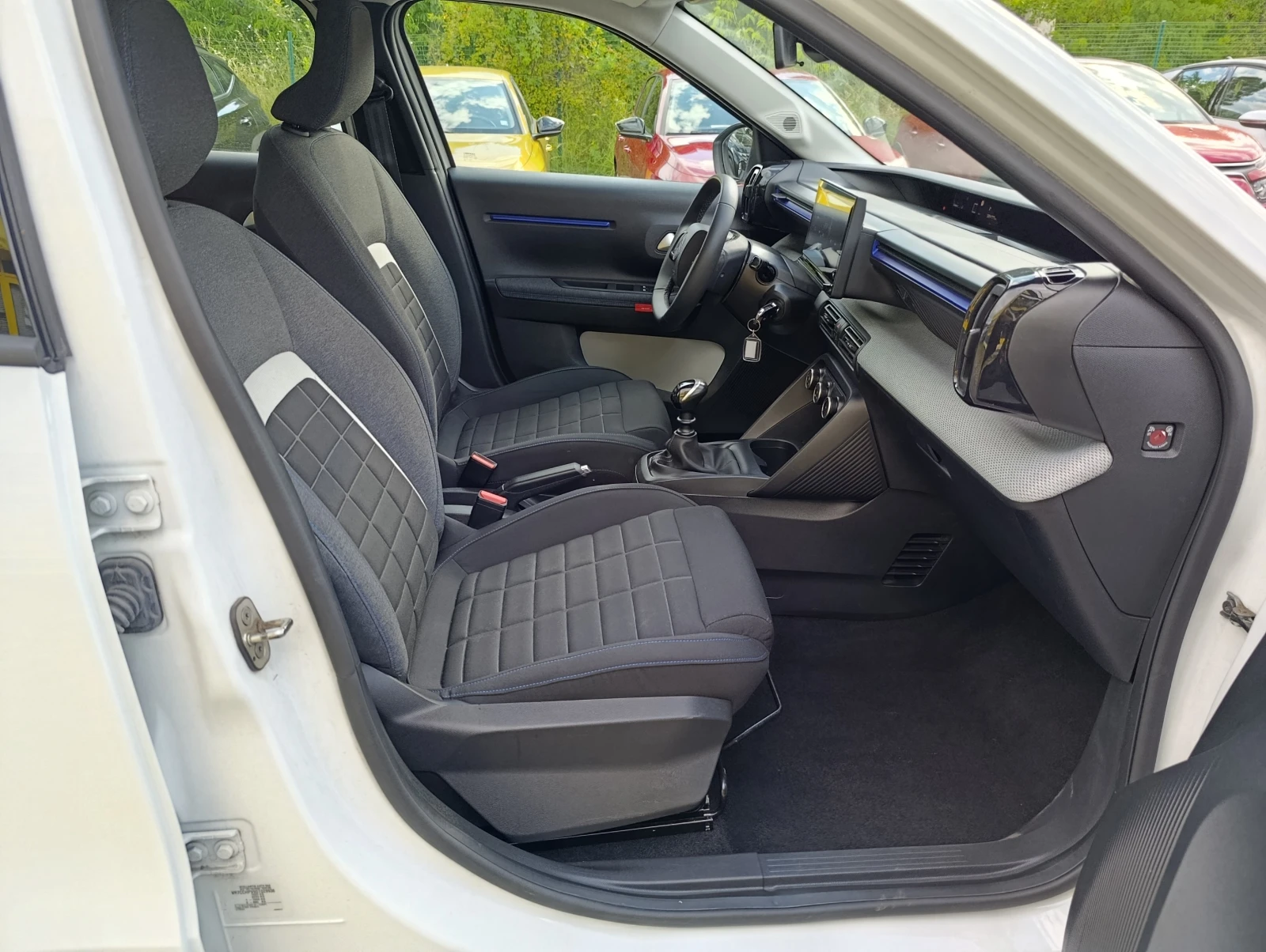Citroen C3 1.2 100кс. Закупен от БГ, снимка 10 - Автомобили и джипове - 55313754