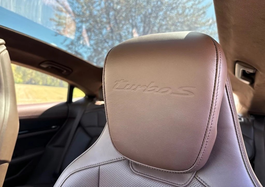 Porsche Taycan Turbo S Sport Chrono PCCB, снимка 7 - Автомобили и джипове - 55393048