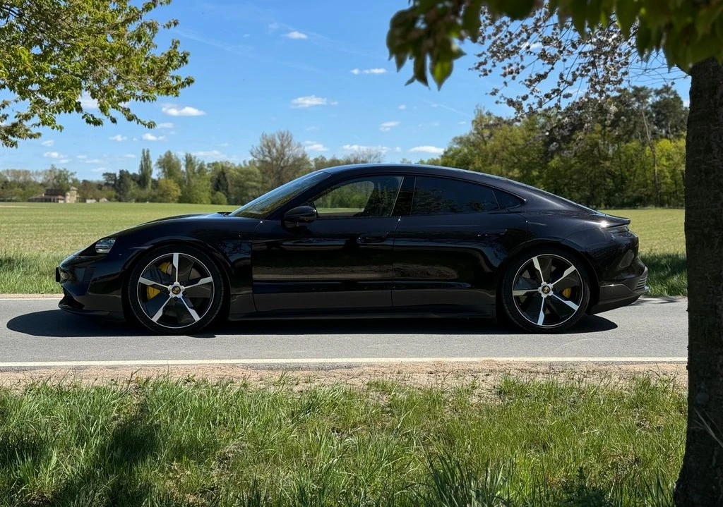 Porsche Taycan Turbo S Sport Chrono PCCB, снимка 4 - Автомобили и джипове - 55393048