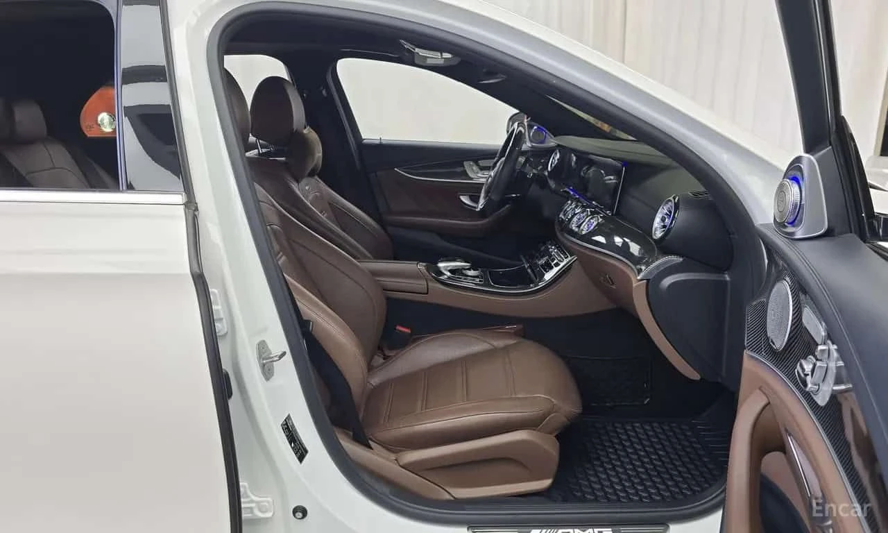 Mercedes-Benz E 63 AMG * E63 4MATIC+ * CARFAX * ЦЕНА ДО БГ, снимка 11 - Автомобили и джипове - 55510782