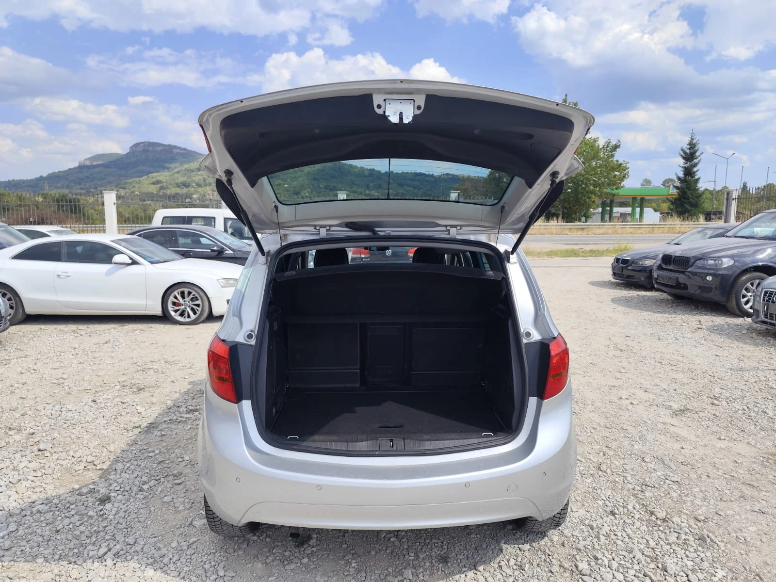 Opel Meriva 1.4 бензин Италия, снимка 7 - Автомобили и джипове - 55802955