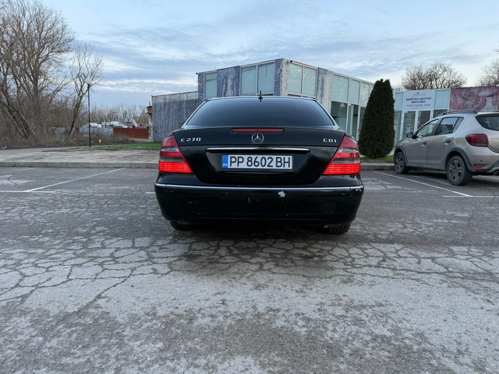 Mercedes-Benz E 270, снимка 4 - Автомобили и джипове - 55832149